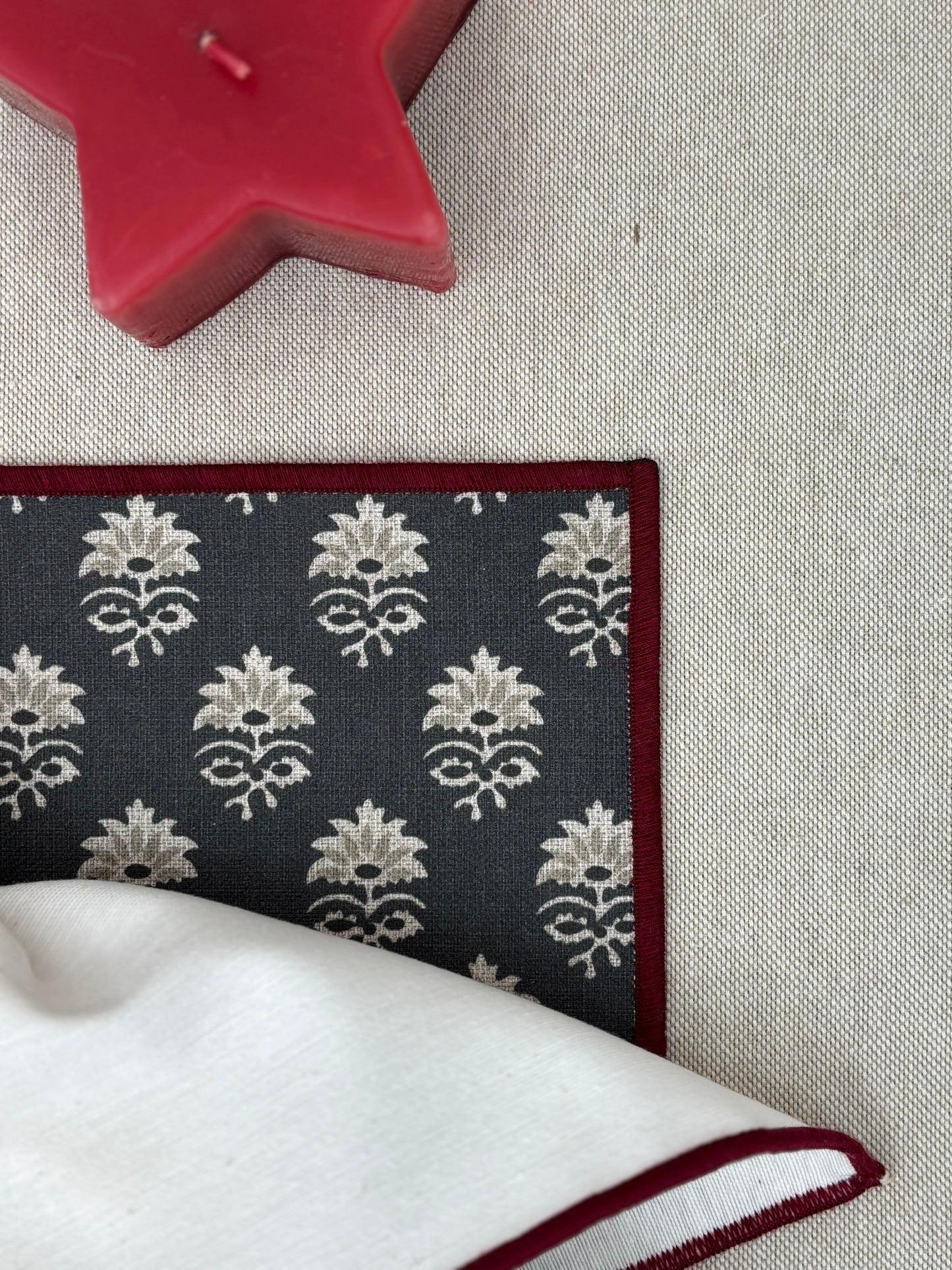 MANTEL RESINADO PETRA