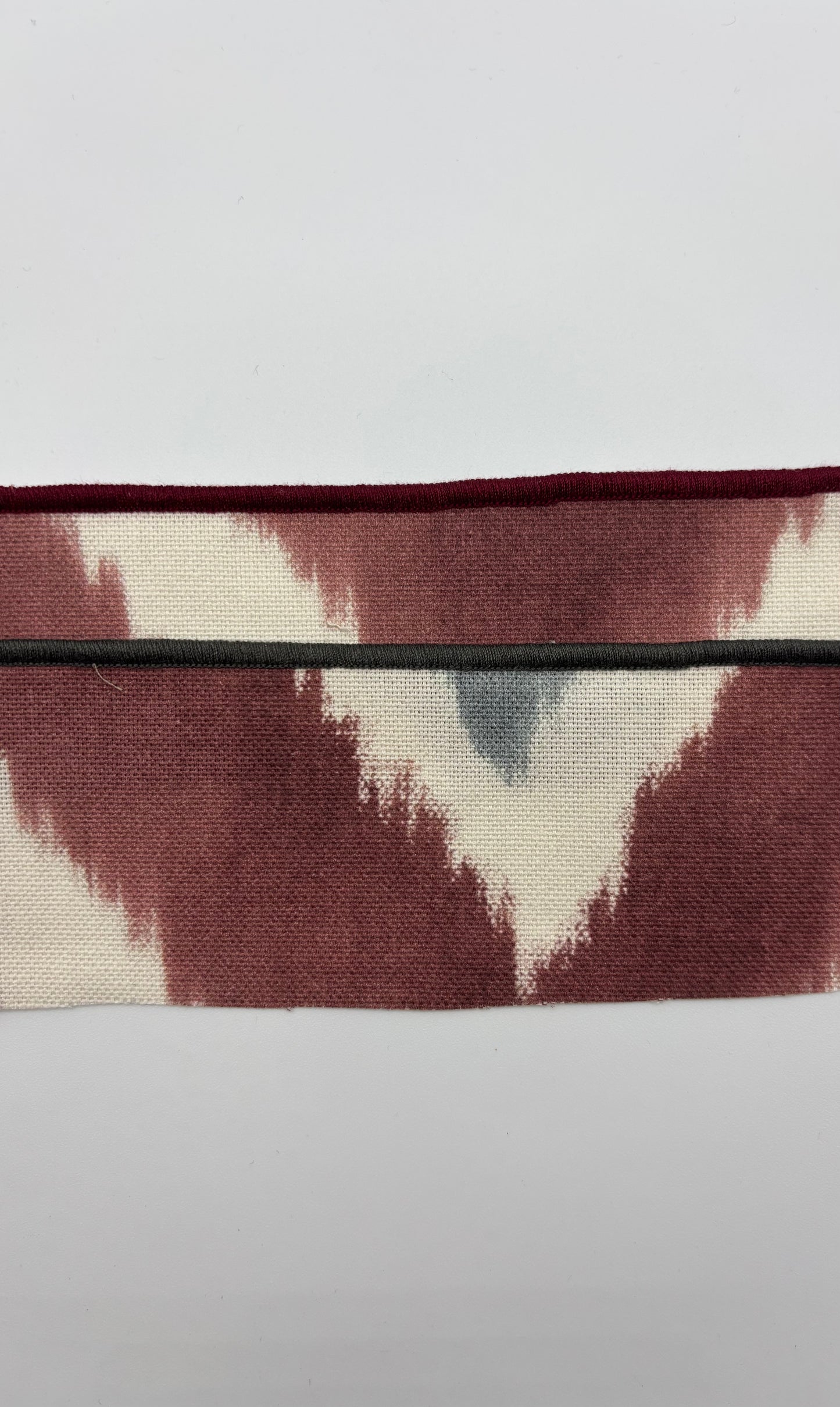 INDIVIDUAL RESINADO IKAT BURDEOS REDONDO