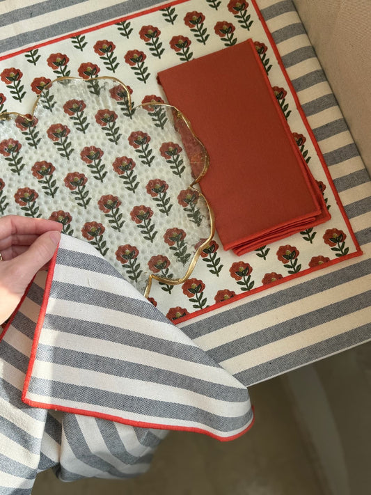 mantel a medida con individuales anti manchas y servilletas de tela