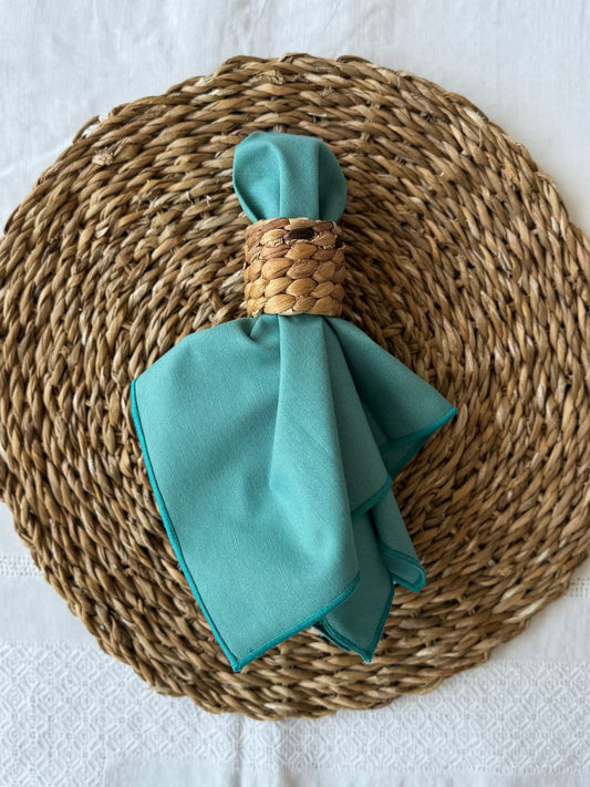 servilleta de tela lisa color azul, aguamarina