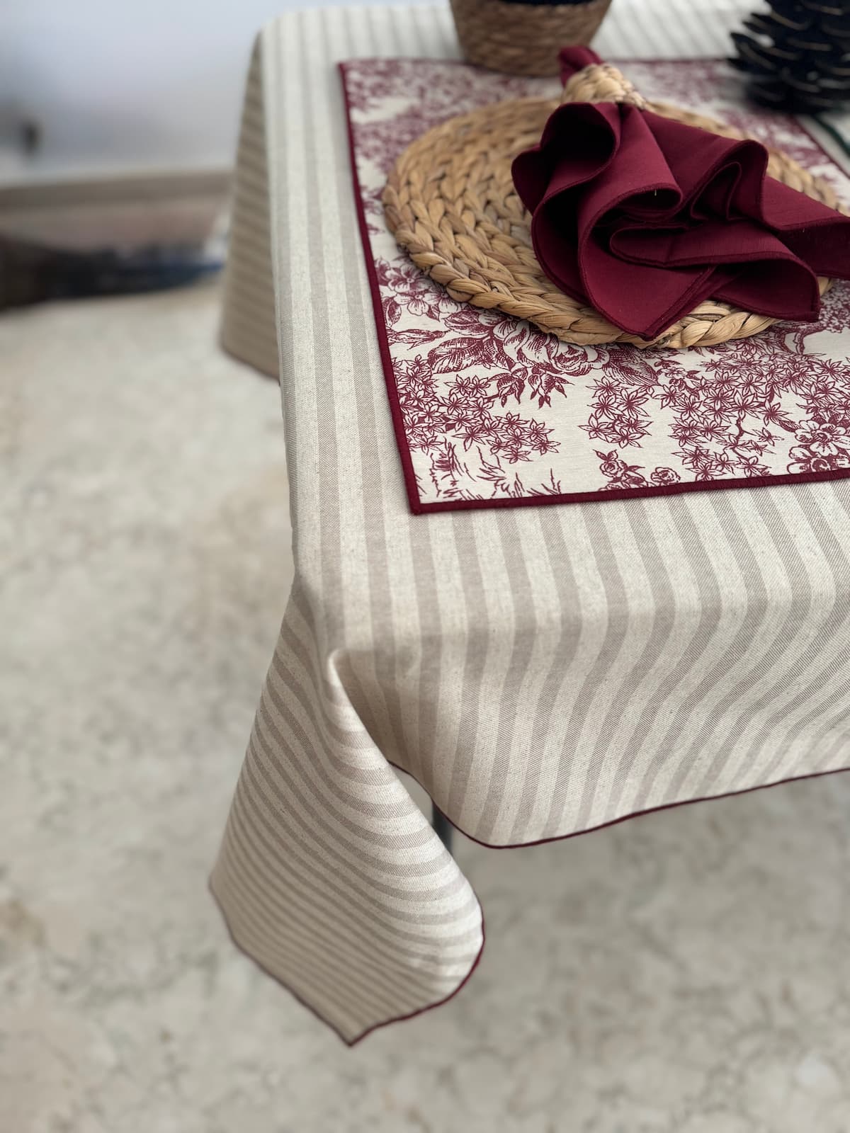 INDIVIDUAL RESINADO TOILE DE JOUY BURDEOS